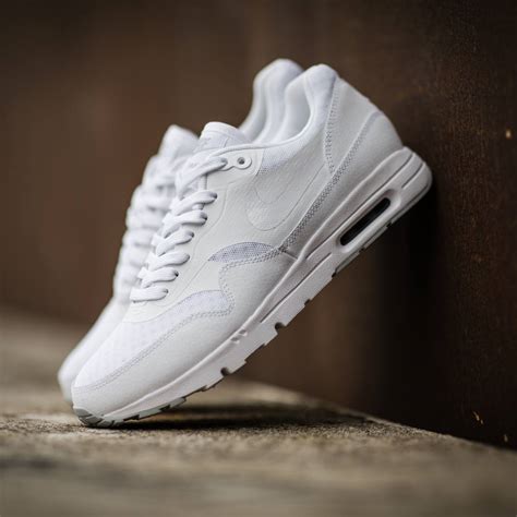 nike air max 1 ultra essential